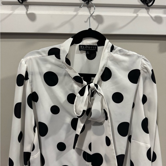 ELOQUII Size 22 Black and White Polka Dot Tie Neck Blouse - Picture 5 of 9